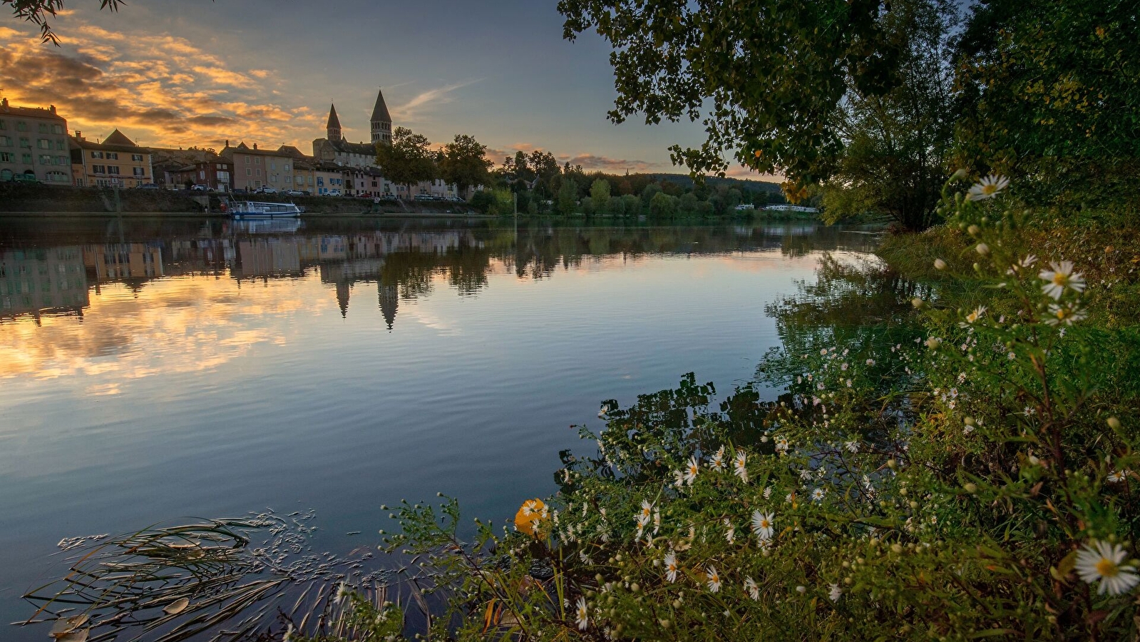 Tournus - Saint-Amour : La Bresse, à la gloire de la gastronomie