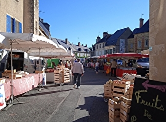 Foire mensuelle de Moulins-Engilbert - 