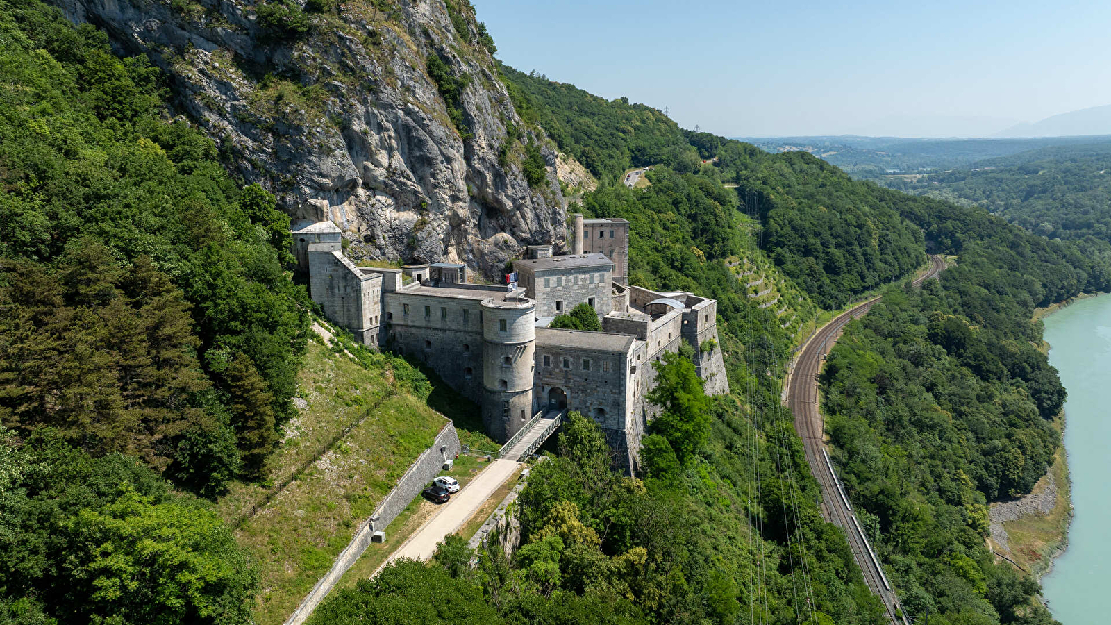 Randonnée pédestre : Fort l'Écluse au bord du Rhône