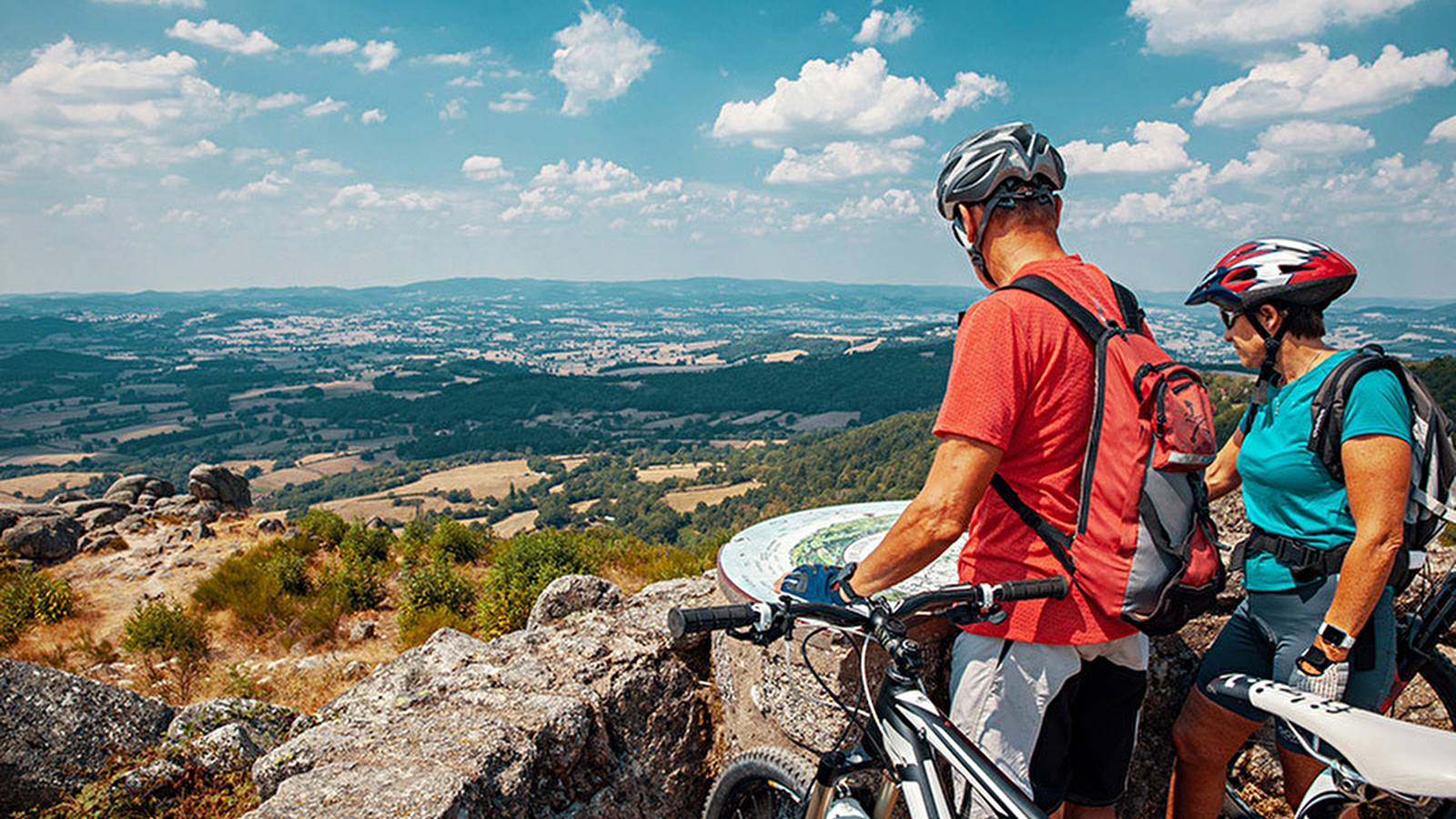 A VTT sur la GTMC, entre Cussy-en-Morvan et Bourbon-Lancy
