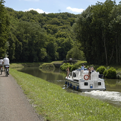 La Véloroute du Canal du Nivernais (V51)