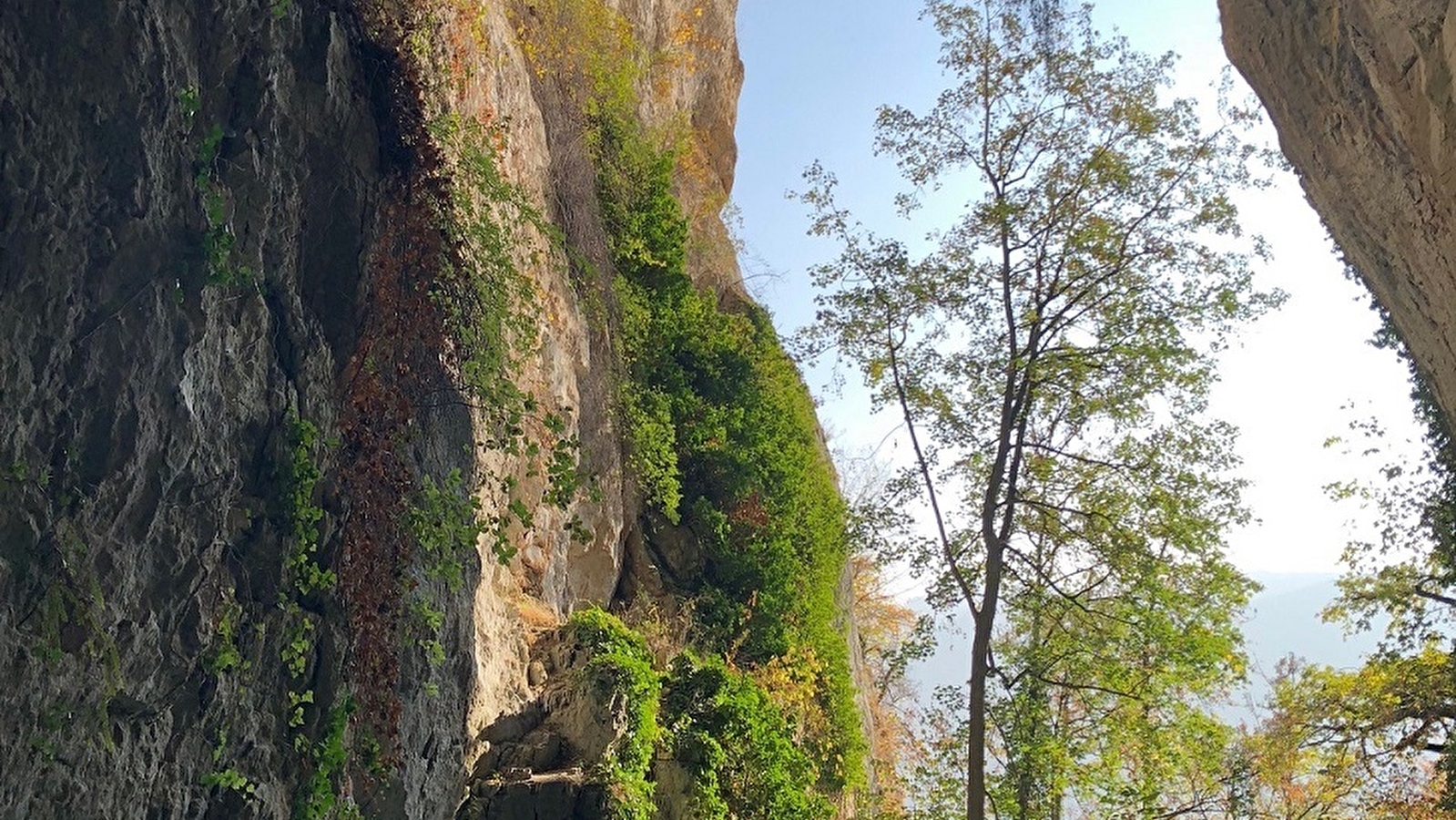Aller à la grotte de la Roche