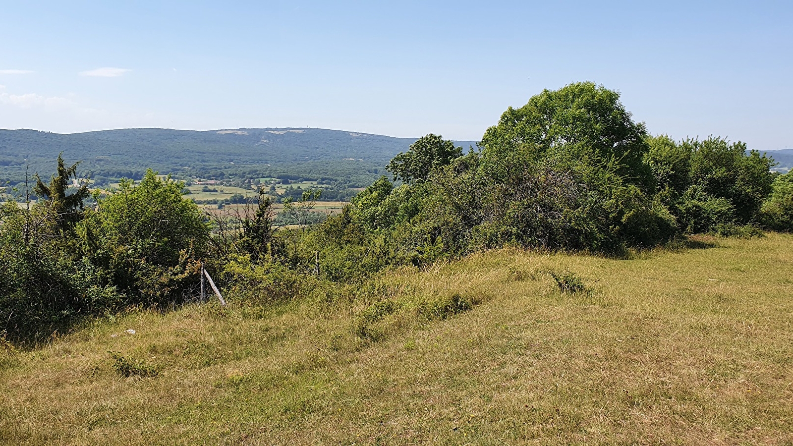 Randonnée - Donjon de Buenc, Sur le Mont