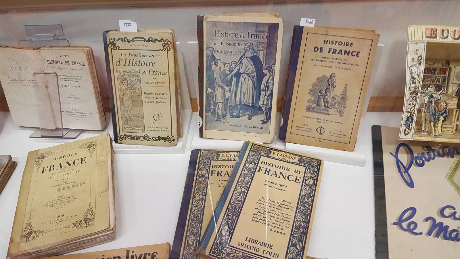Un petit musée dans une école