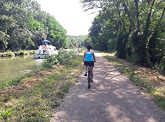 La Véloroute du Canal du Nivernais (V51) - SAINT-LEGER-DES-VIGNES