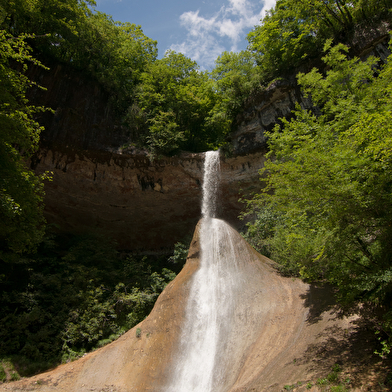 Randonnée VAE : Cascade du Pain de Sucre