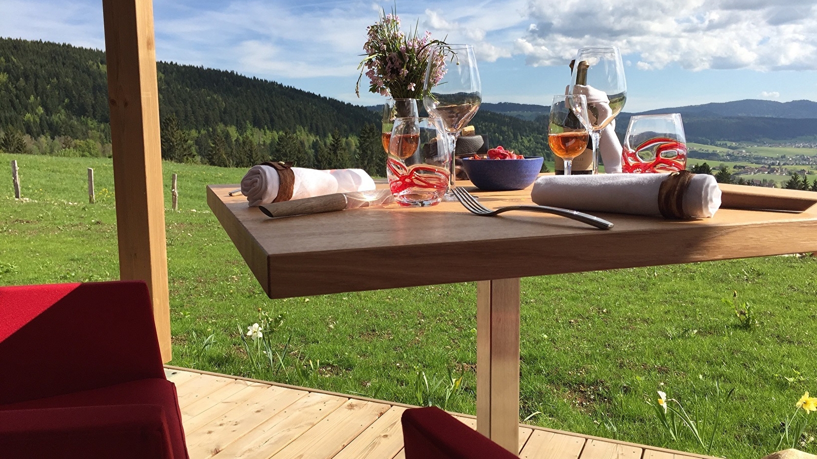 Déjeuner en terrasse avec vue !